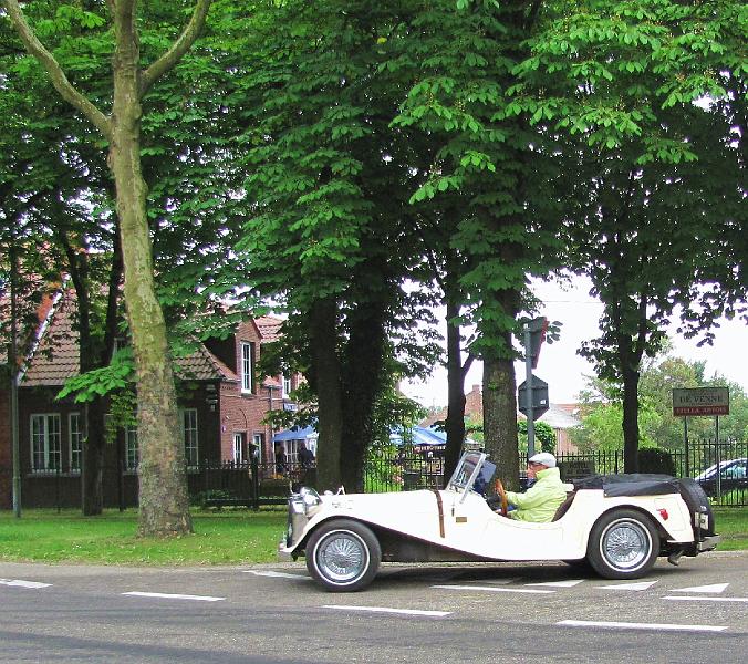 MG & Oldies Happening (36).JPG